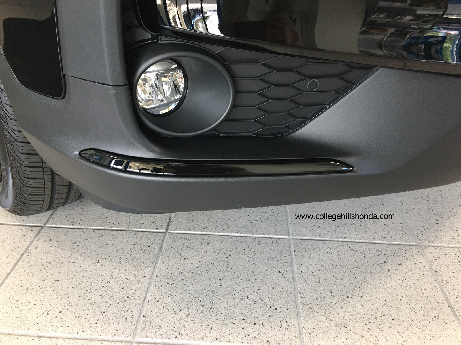 Stunning Glossy Black Front Upper Grille With Trim For 2019-2022 Honda Pilot – Direct Replacement – Mesh Style