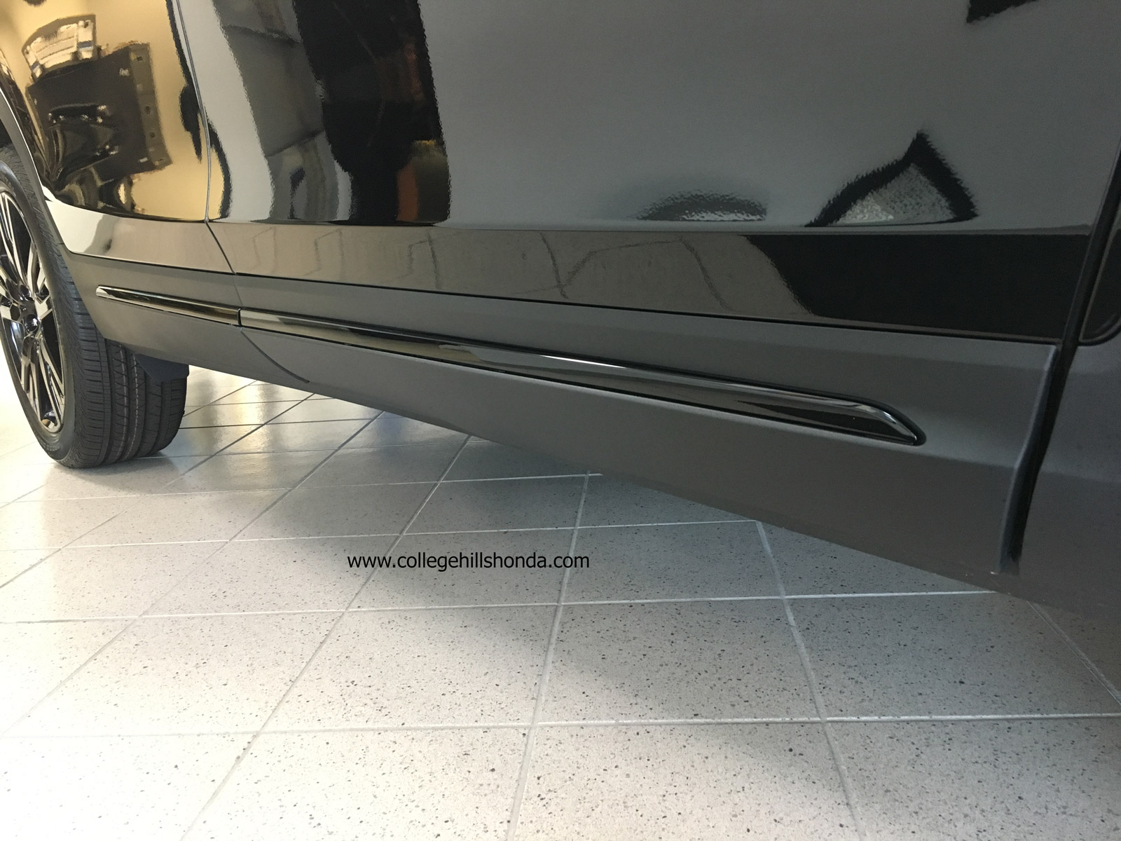 20192022 Honda Pilot Gloss Black Lower Door Trim 08F57TG7100B