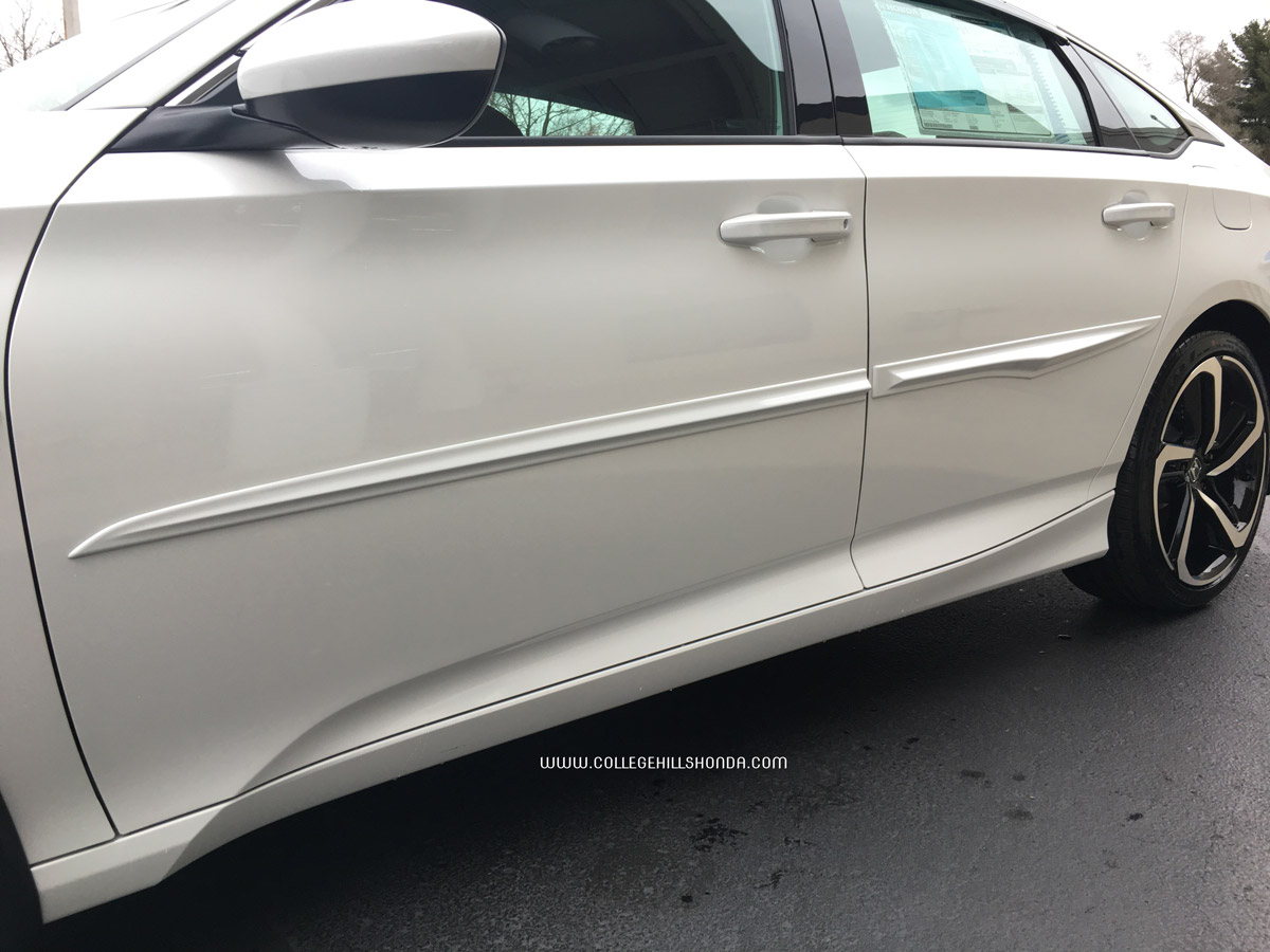 20182022 Honda Accord Body Side Moldings 08P05TVA